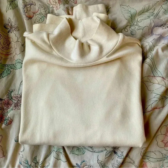 St John’s Bay Cream Mock Neck Women’s Small Basic Layer Shirt - Picture 1 of 6